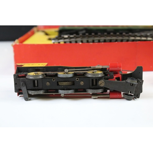 154 - Boxed Triang OO gauge RS27 train set plus a Triang Davy Crockett locomotive & tender, damage to box