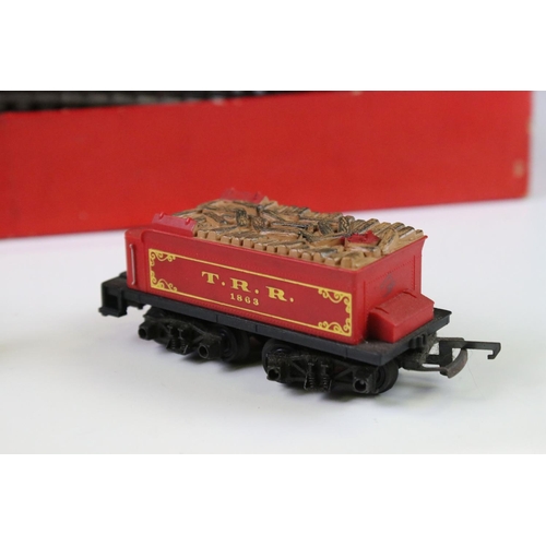 154 - Boxed Triang OO gauge RS27 train set plus a Triang Davy Crockett locomotive & tender, damage to box