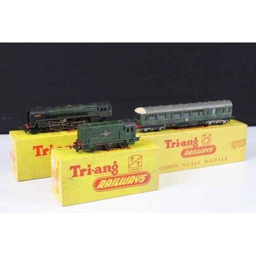 157 - Three boxed Triang TT gauge locomotives to include T190 Diesel Power Car, T95 0-6-0 Diesel Shunter g... 