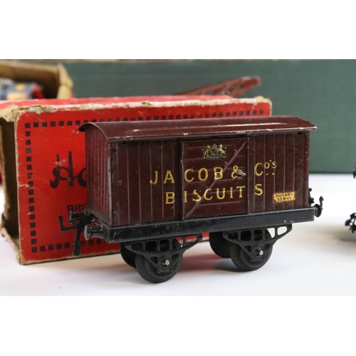 163 - 10 Boxed Hornby O gauge items of rolling stock to include Gas Cylinder Wagon, Bitumen Tank Wagon Col... 