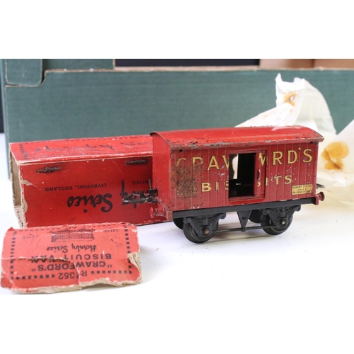 163 - 10 Boxed Hornby O gauge items of rolling stock to include Gas Cylinder Wagon, Bitumen Tank Wagon Col... 