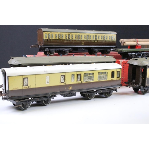 164 - Eight Hornby O gauge items of rolling stock to include 4 x boxed examples (No 2 Passenger Coach, No ... 