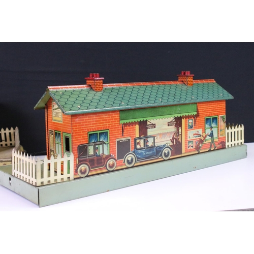 165 - Hornby O gauge station platform buildings (both variants) with 'Windsor' platform parts plus 3 x box... 