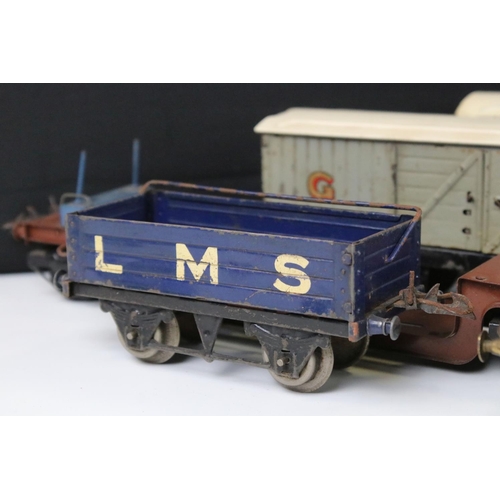 167 - 12 Hornby O gauge play worn  items of rolling stock to include LNER Breakdown Van and Crane, Sir Rob... 