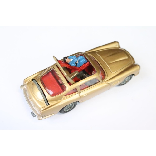 1373 - Boxed Corgi 261 James Bond 007 Aston Martin DB5 diecast model complete with label sticker, 2 x eject... 