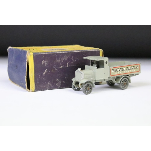 1385 - Ten boxed Matchbox Models of Yesteryear diecast models to include Y-13 New Model - 1911 Daimler, Y-7... 