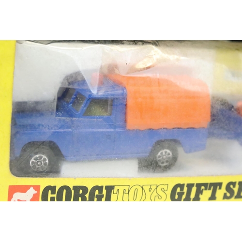 1390 - Boxed Corgi Gift Set 19 Land Rover, Nipper Aircraft and Trailer diecast set, diecast ex, box gd with... 