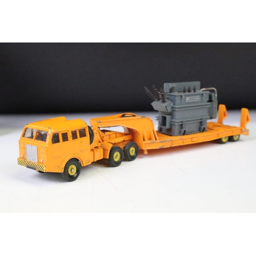 1394 - Boxed French Dinky Supertoys 898 Tracteur Berliet diecast model, complete, showing paint wear. box g... 