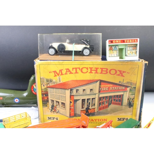 1310 - Boxed Matchbox Lesney MF-1 Fire Station (model grubby & loss to corner of roof; box shows heavy wear... 