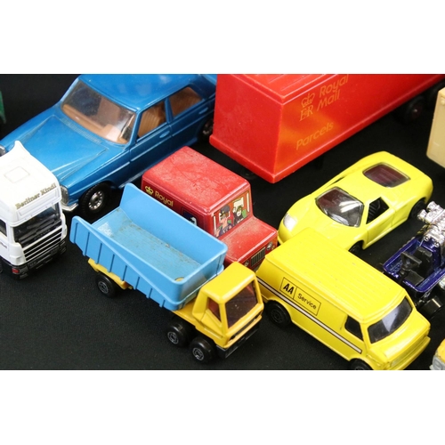 1244 - Around 130 diecast models, featuring a small quantity of mid 20th C examples, includes Corgi, Matchb... 