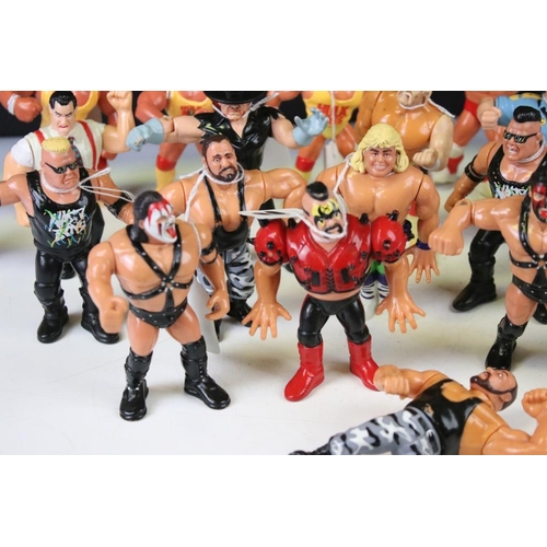 1421 - WWF / WWE Wrestling - 25 Original Hasbro WWF figures to include 4 x Hulk Hogan (variants), 3 x Big B... 