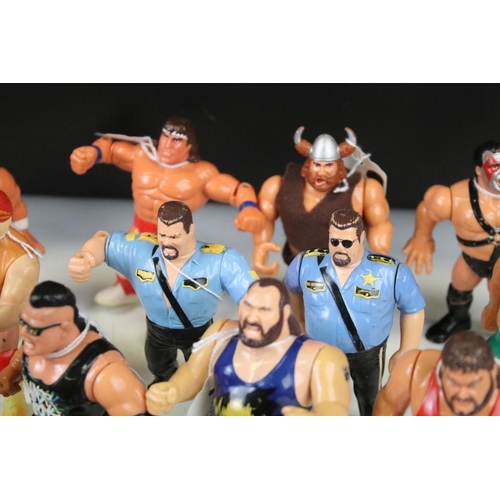 1421 - WWF / WWE Wrestling - 25 Original Hasbro WWF figures to include 4 x Hulk Hogan (variants), 3 x Big B... 