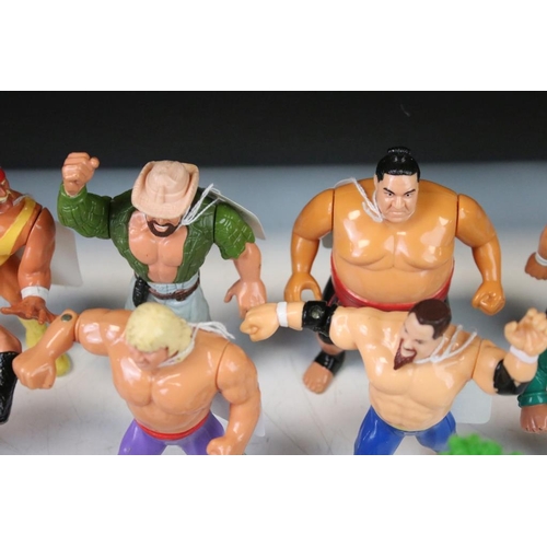 1423 - WWF / WWE Wrestling - 20 Original Hasbro WWF Wrestling figures to include Razor Ramon, Yokozuna, Hul... 