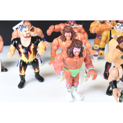 1425 - WWF / WWE Wrestling - 16 Original Hasbro WWF Wrestling figures to include 3 x Ultimate Warrior (all ... 