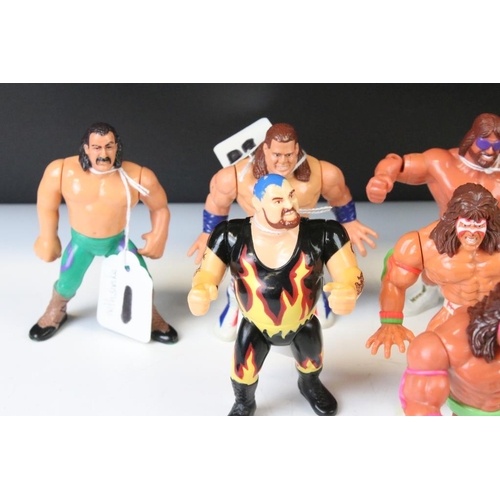 1425 - WWF / WWE Wrestling - 16 Original Hasbro WWF Wrestling figures to include 3 x Ultimate Warrior (all ... 