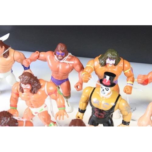 1425 - WWF / WWE Wrestling - 16 Original Hasbro WWF Wrestling figures to include 3 x Ultimate Warrior (all ... 