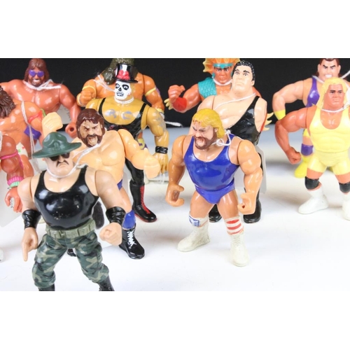 1425 - WWF / WWE Wrestling - 16 Original Hasbro WWF Wrestling figures to include 3 x Ultimate Warrior (all ... 