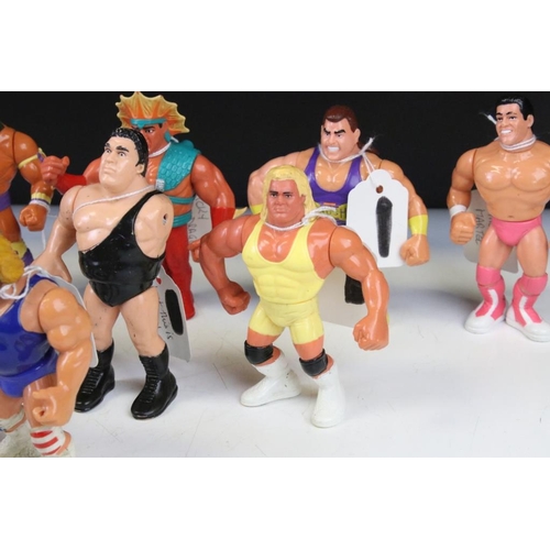 1425 - WWF / WWE Wrestling - 16 Original Hasbro WWF Wrestling figures to include 3 x Ultimate Warrior (all ... 