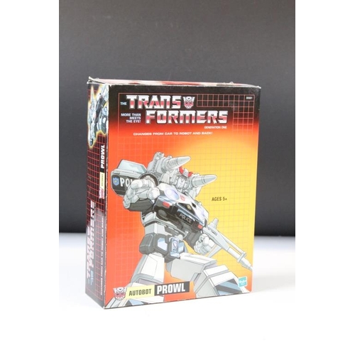 1407 - Transformers - Three boxed contemporary figures to include Hasbro Commemorative Edition Soundwave, M... 