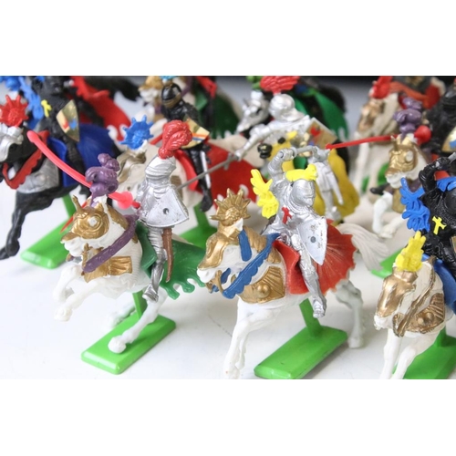 304 - 23 Britains mounted Medieval knights to include 22 x Britains Deetail (condition varies, with some p... 