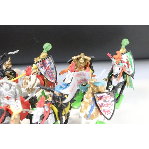 304 - 23 Britains mounted Medieval knights to include 22 x Britains Deetail (condition varies, with some p... 