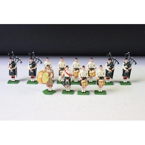 305 - 12 Martin Tabony metal bandsmen figures, contained within 'The Little Band Man Company' box. Figures... 