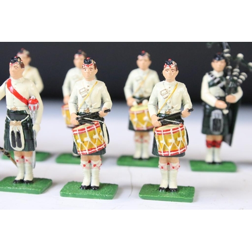 305 - 12 Martin Tabony metal bandsmen figures, contained within 'The Little Band Man Company' box. Figures... 