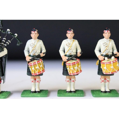 305 - 12 Martin Tabony metal bandsmen figures, contained within 'The Little Band Man Company' box. Figures... 