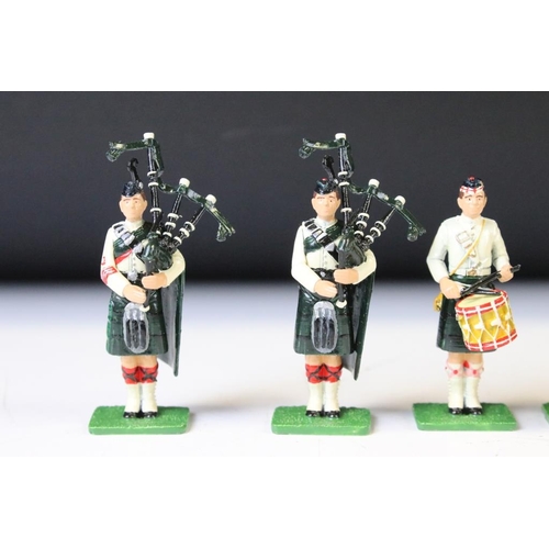 305 - 12 Martin Tabony metal bandsmen figures, contained within 'The Little Band Man Company' box. Figures... 