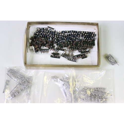 337 - Collection of circa miniature metal military figures and accessories to include soldiers, tanks and ... 