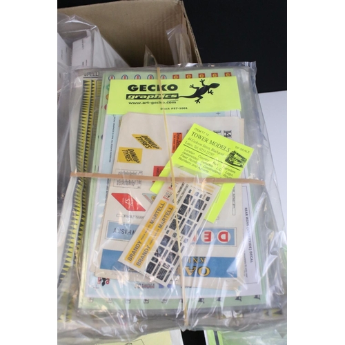 339 - Quantity of plastic model kits accessories to include Weston Toy Co, Rare Plane Vacforms, Brassin et... 