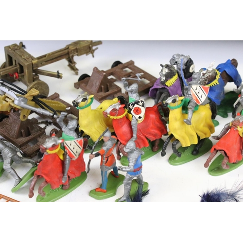 304A - Collection of circa 1970s Britains plastic figures and accessories to include Swoppets, all knights