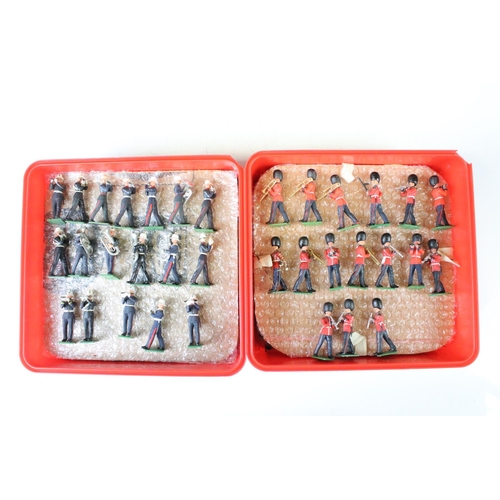 309 - Around 280 Britains Royal Marines & Scots Guards plastic bandsmen figures. (Figures generally gd wit... 