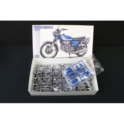 365 - Five Boxed 1:12 plastic model kit motorcycles to include 4 x Aoshima and a Hasegawa Hobby Kits examp... 