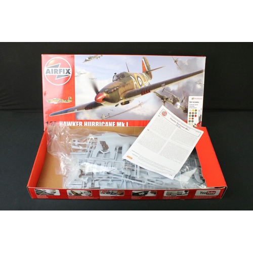 369 - Three Boxed 1:24 scale Airfix plastic model kit military aircraft to include A12005A Supermarine Spi... 