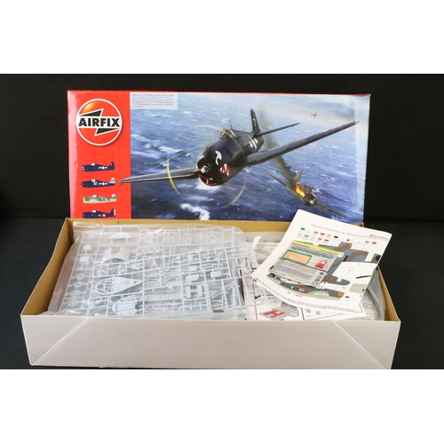 370 - Boxed 1:24 scale Airfix A19004 Grumman F6F-5 Hellcat plastic model kit military aircraft together wi... 