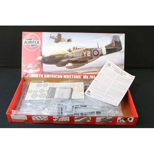 373 - Three Boxed 1:24 scale Airfix plastic model kit military aircraft to include A14003A North American ... 