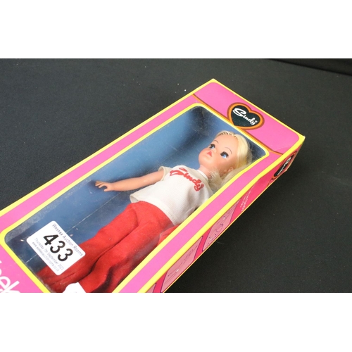 433 - Sindy - A boxed Pedigree Sindy 'Weekender' fashion doll, no. 44613 (doll missing one shoe, otherwise... 