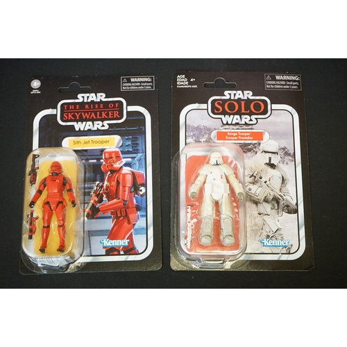 1511 - Star Wars - 16 Carded Hasbro Kenner Star Wars The Vintage Collection figures featuring The Last Jedi... 