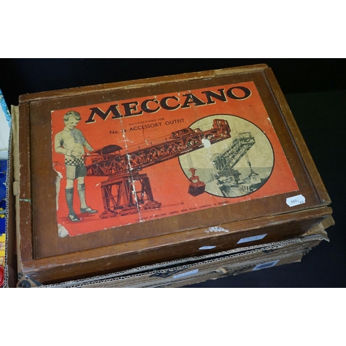 230A - Meccano - A collection of early-to-mid 20th C Meccano, a variety of parts of varying colours, to inc... 