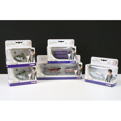 1059 - Five boxed Corgi Harry Potter Wizarding World diecast models to include 2 x CC99727 Harry Potter Hag... 