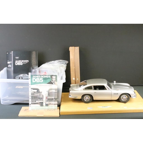 1354 - 1/8 Scale James Bond Aston Martin DB5 kit built diecast model, produced by Eaglemoss for home assemb... 