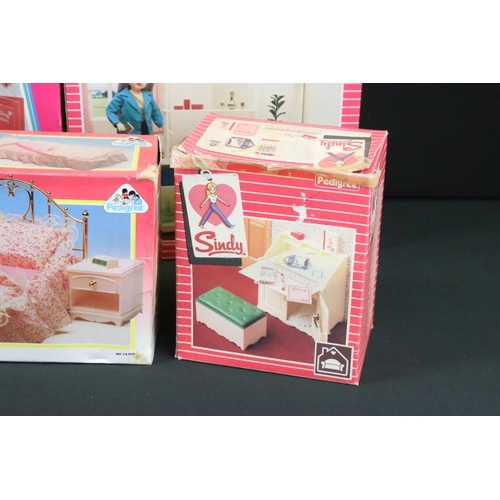 441 - Sindy - Ten boxed Pedigree Sindy play sets & accessory sets, to include White Wedding (44262), Cooke... 