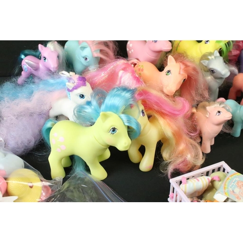 443 - My Little Pony - Collection of 22 Hasbro My Little Pony G1 and G3 figures. The G1 ponies include Cot... 