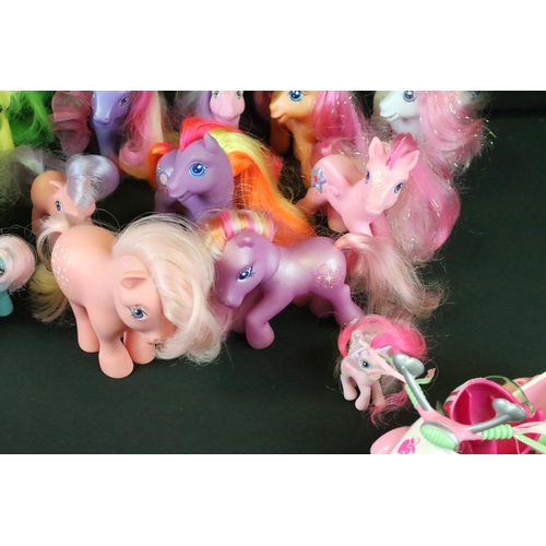 443 - My Little Pony - Collection of 22 Hasbro My Little Pony G1 and G3 figures. The G1 ponies include Cot... 