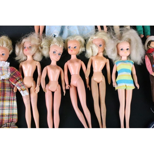 445 - Sindy - 14 Play worn Sindy fashion dolls (featuring 4 x 2nd Gen examples), together with a small qua... 