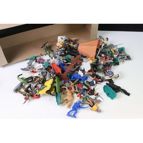 325 - Collection of plastic figures & accessories, mostly military examples, to include Britains, Timpo To... 