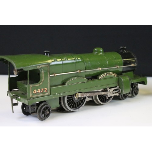 148 - Hornby O gauge 4-4-0 County of Bedford GWR 3821 locomotive with tender, green livery, showing wear a... 