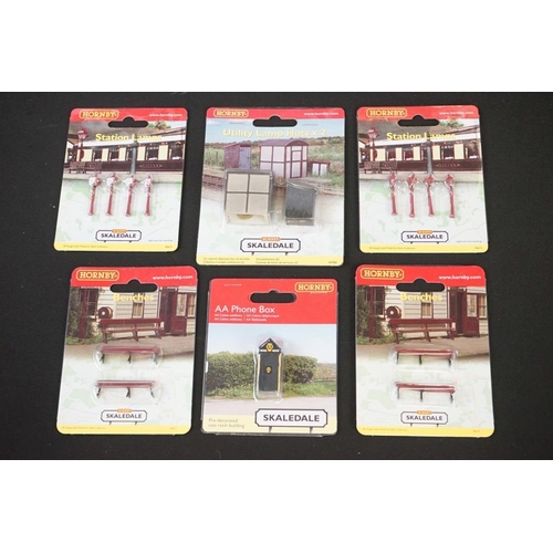 125 - 20 Boxed & carded Hornby Skaledale OO gauge trackside buildings and accessories to include R9836 Gra... 