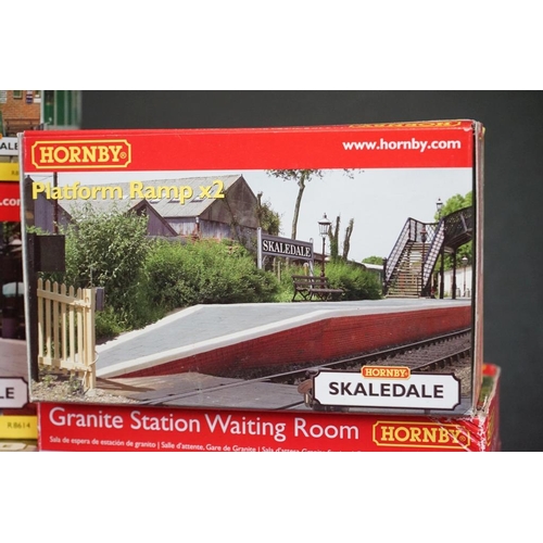 125 - 20 Boxed & carded Hornby Skaledale OO gauge trackside buildings and accessories to include R9836 Gra... 